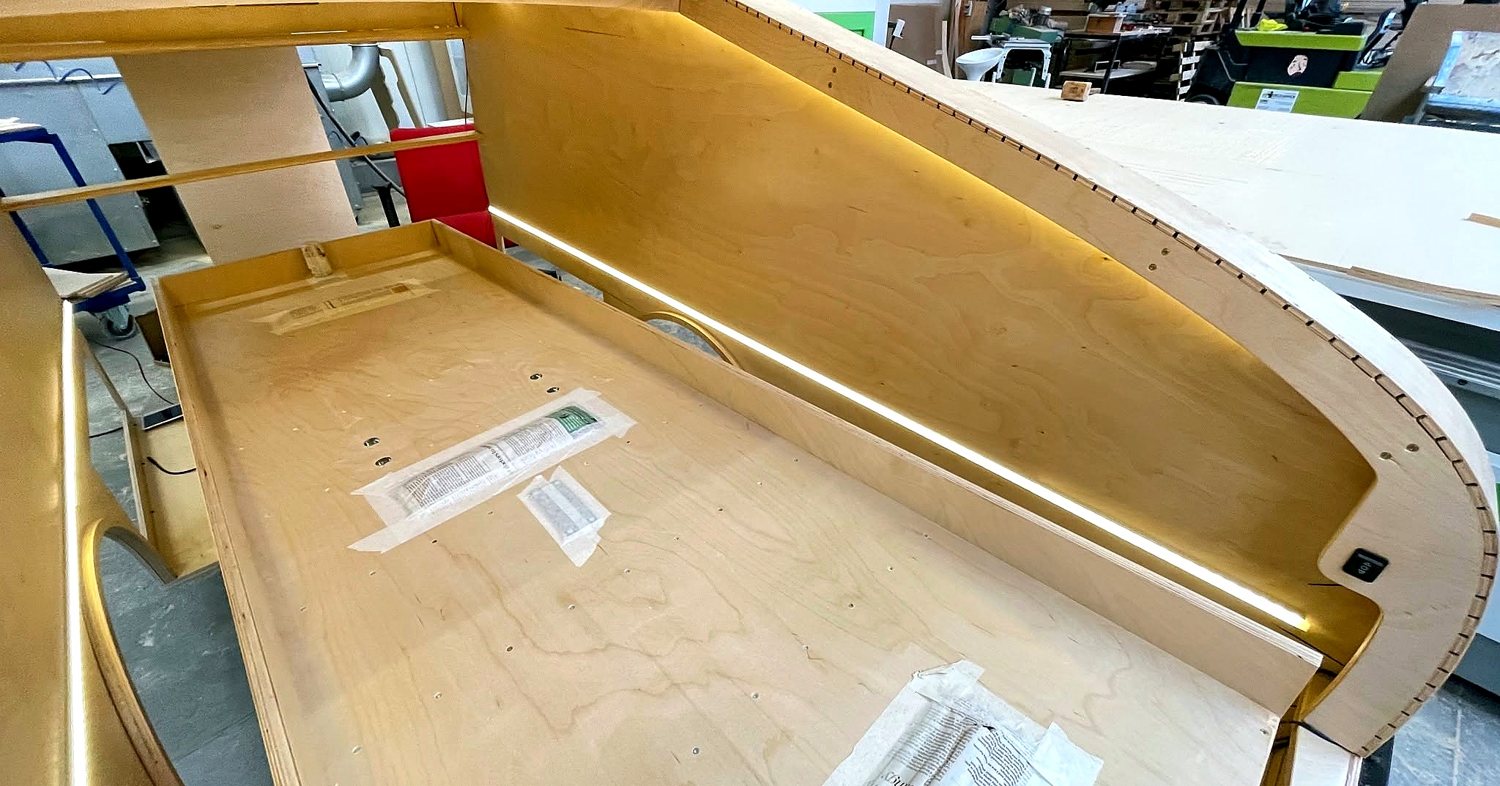La « Corbicyclette » — un vélo-corbillard en bois — vue 5