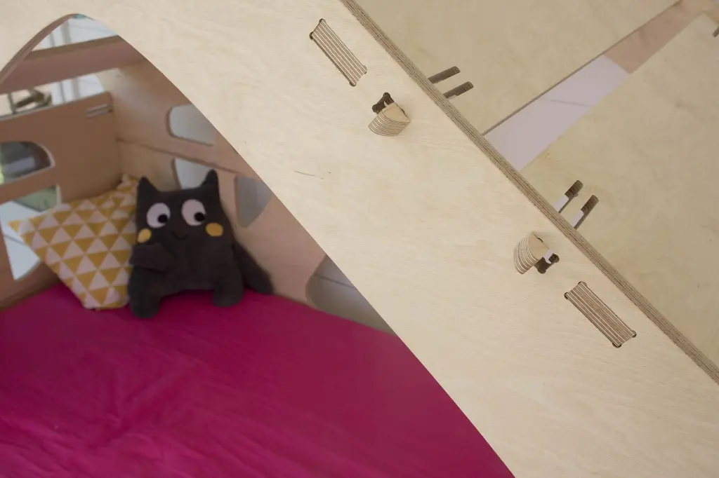 Elysta.be - Lit cabane - détail clip.webp