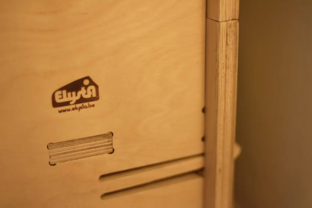 Elysta.be - Lit simple - détail clip.webp