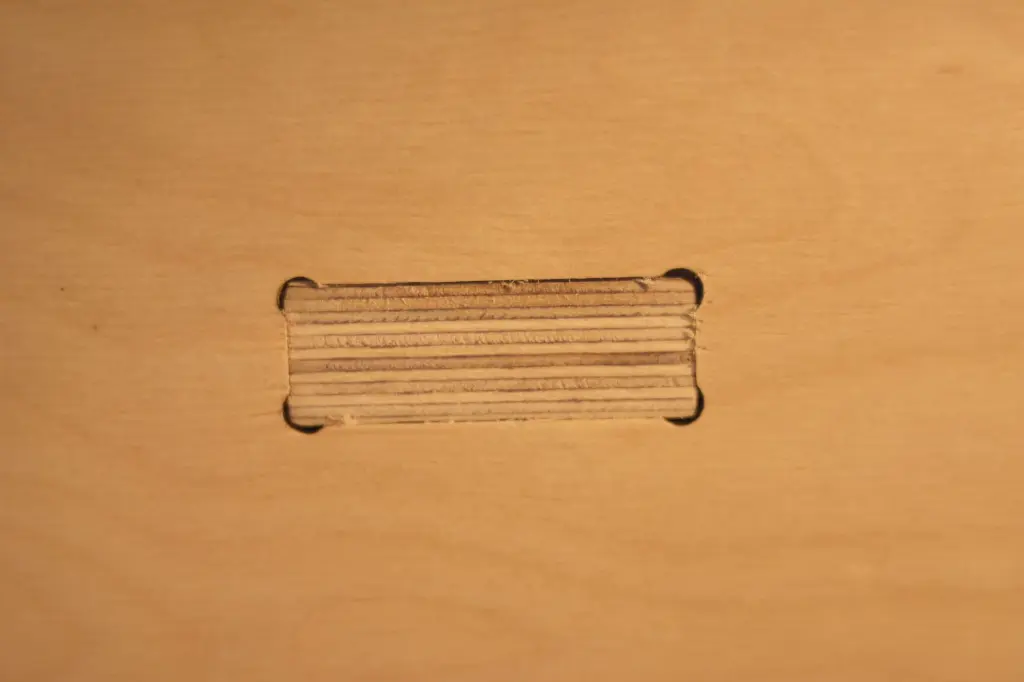 Elysta.be - Lit simple - détail tenon.webp