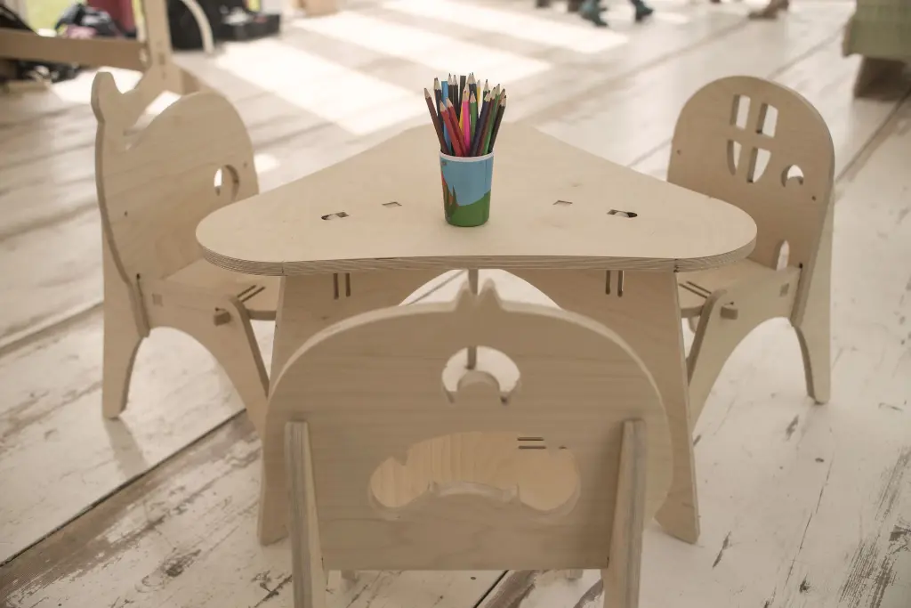 Elysta.be - HD - ensemble table et chaises - large.webp